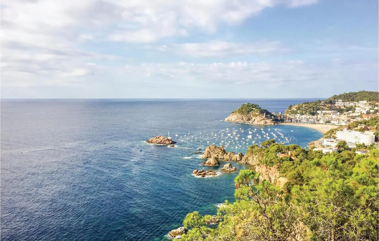 Stunning Apartment In Tossa De Mar With Kitchen